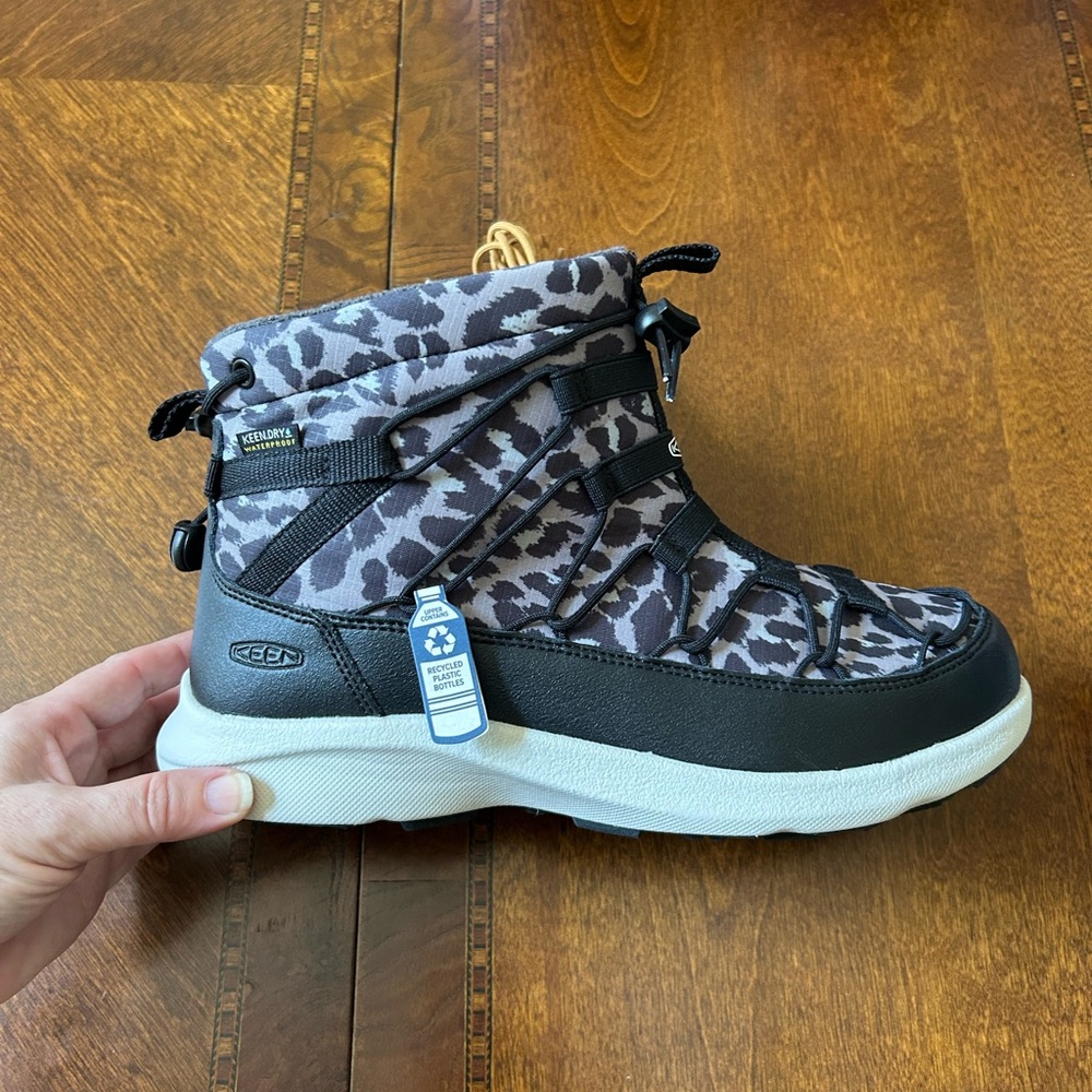 ❌❌SOLD❌❌Keen Women's 8 Uneek SNK II Waterproof Chukka Boots Animal Print/Silver - Picture 2 of 12